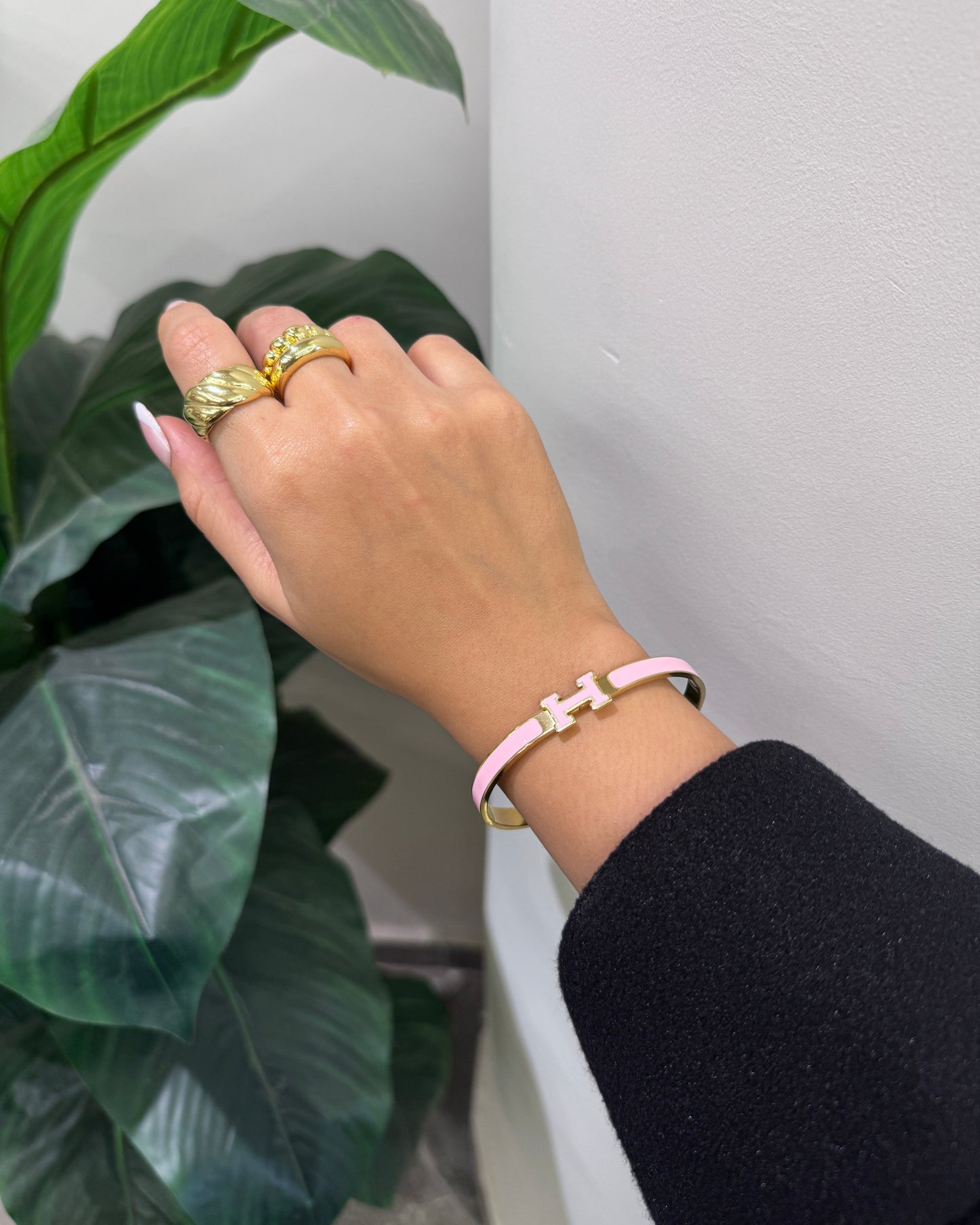 Small H Bracelet