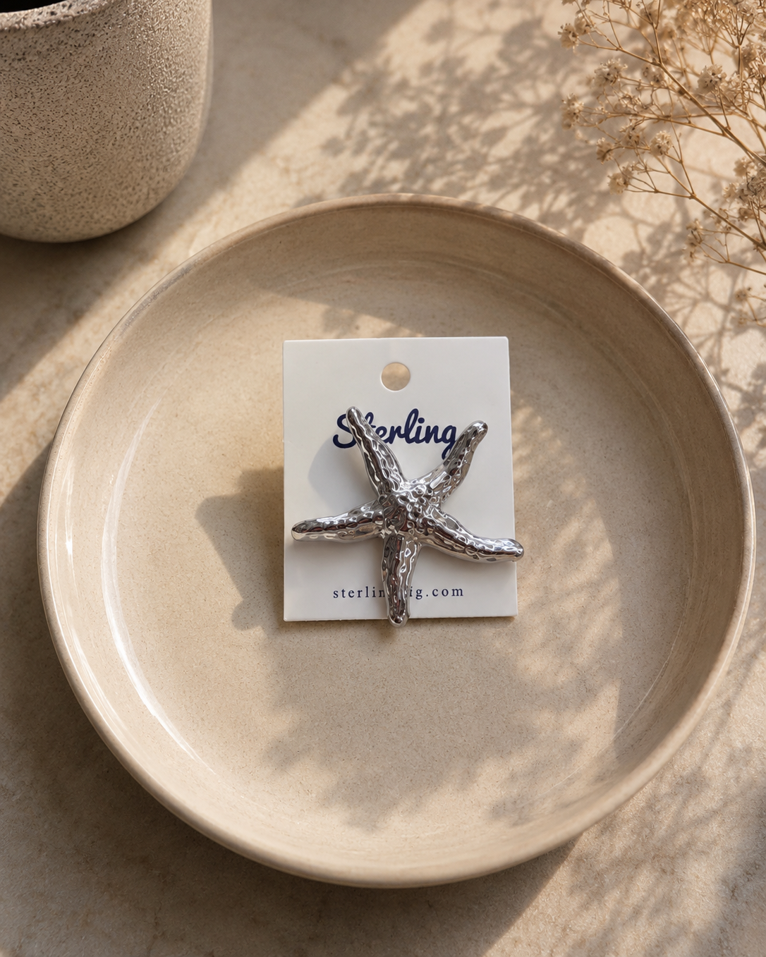 Brooch 25110702