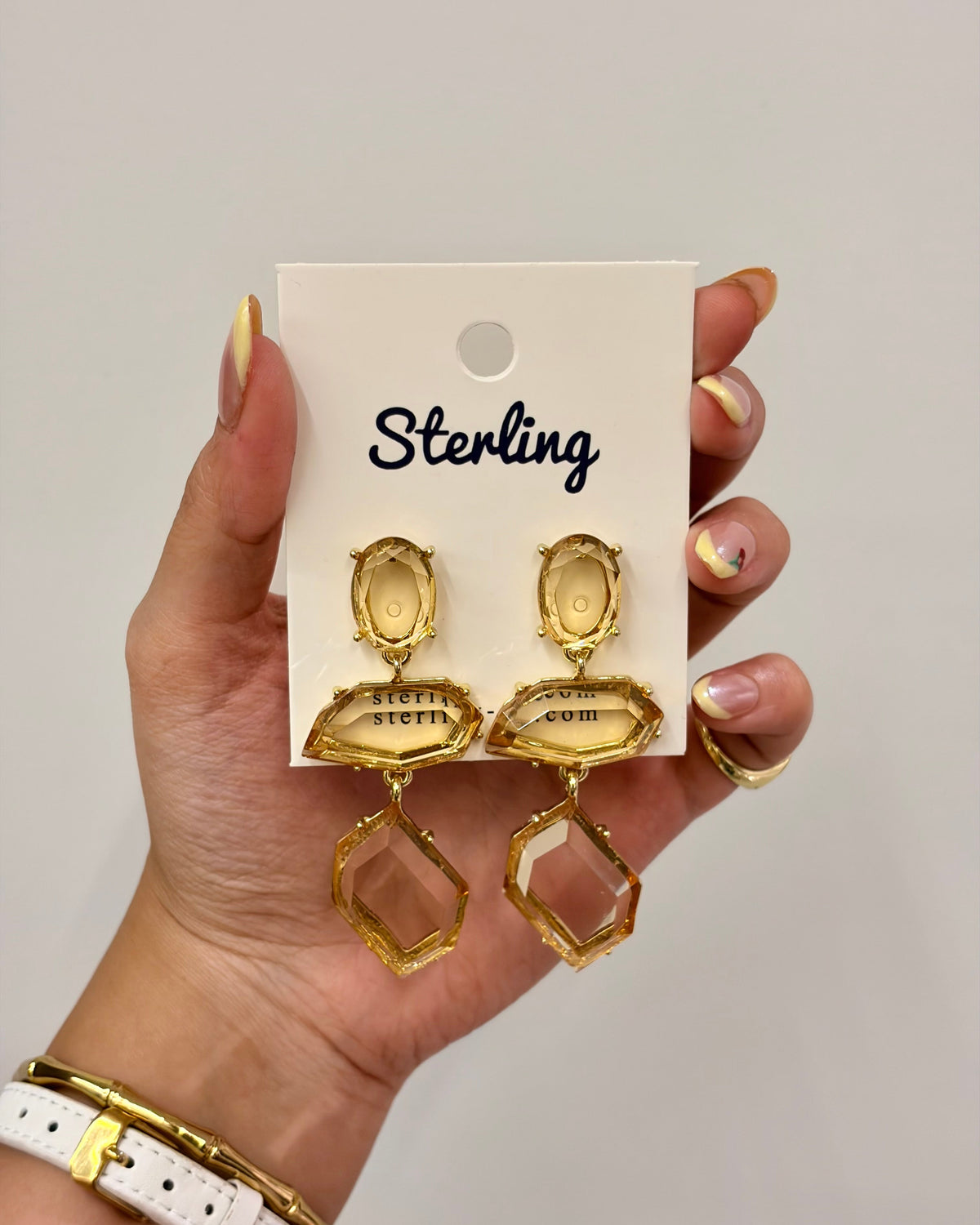 Earrings 26051503