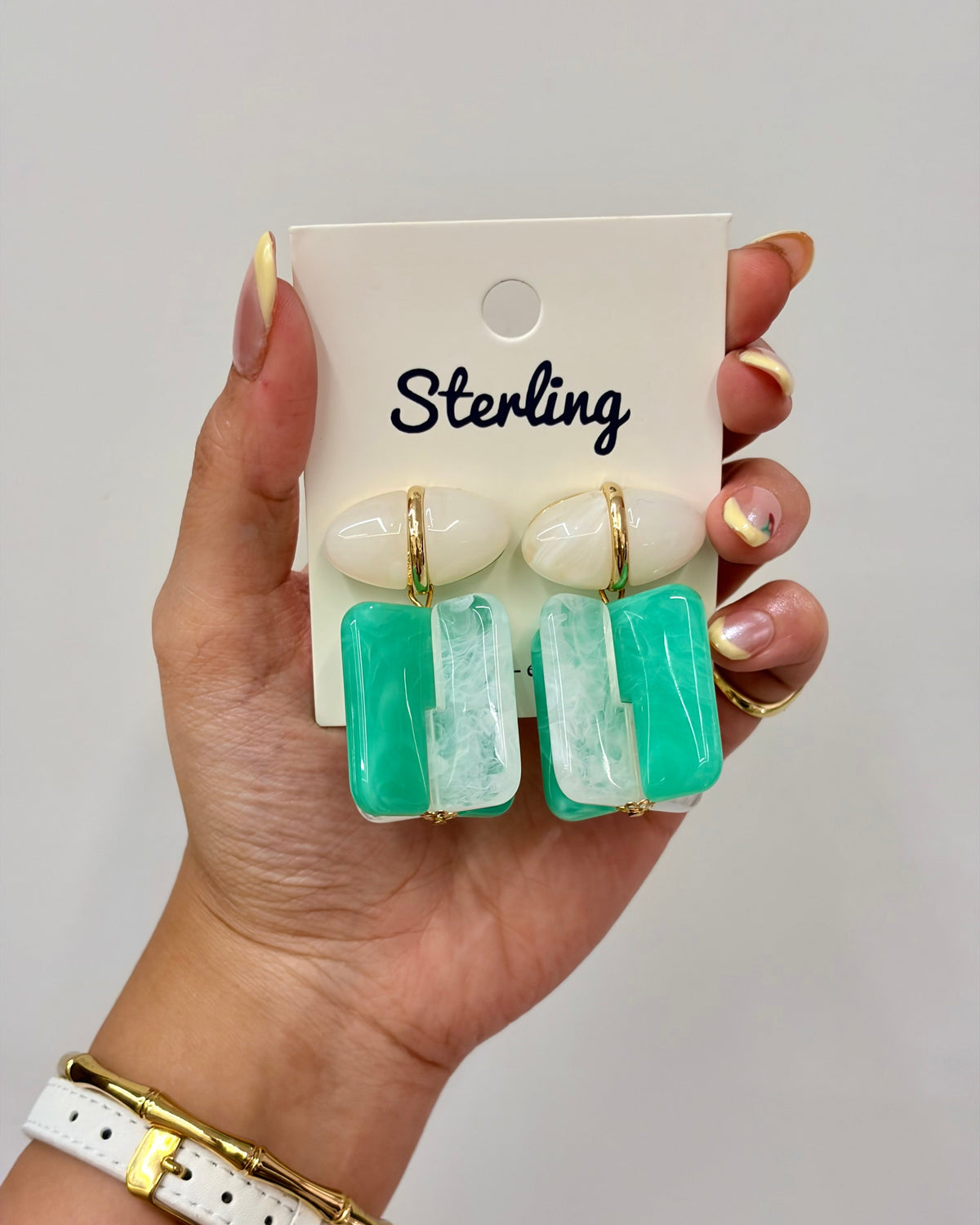 Earrings 26052705