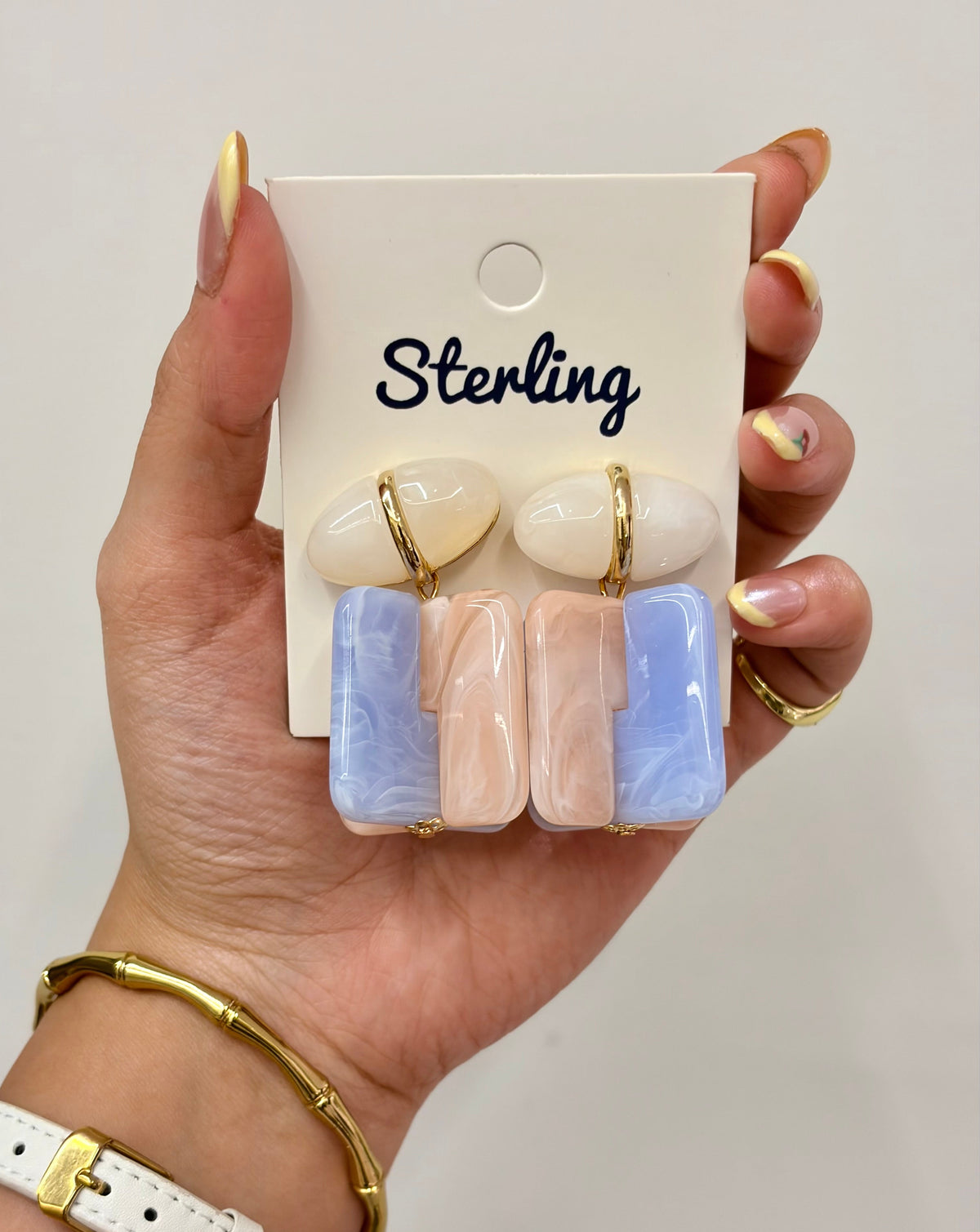 Earrings 26052705