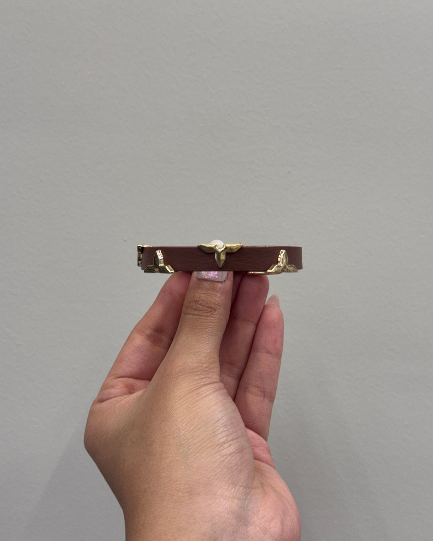 V Leather Bracelet202660