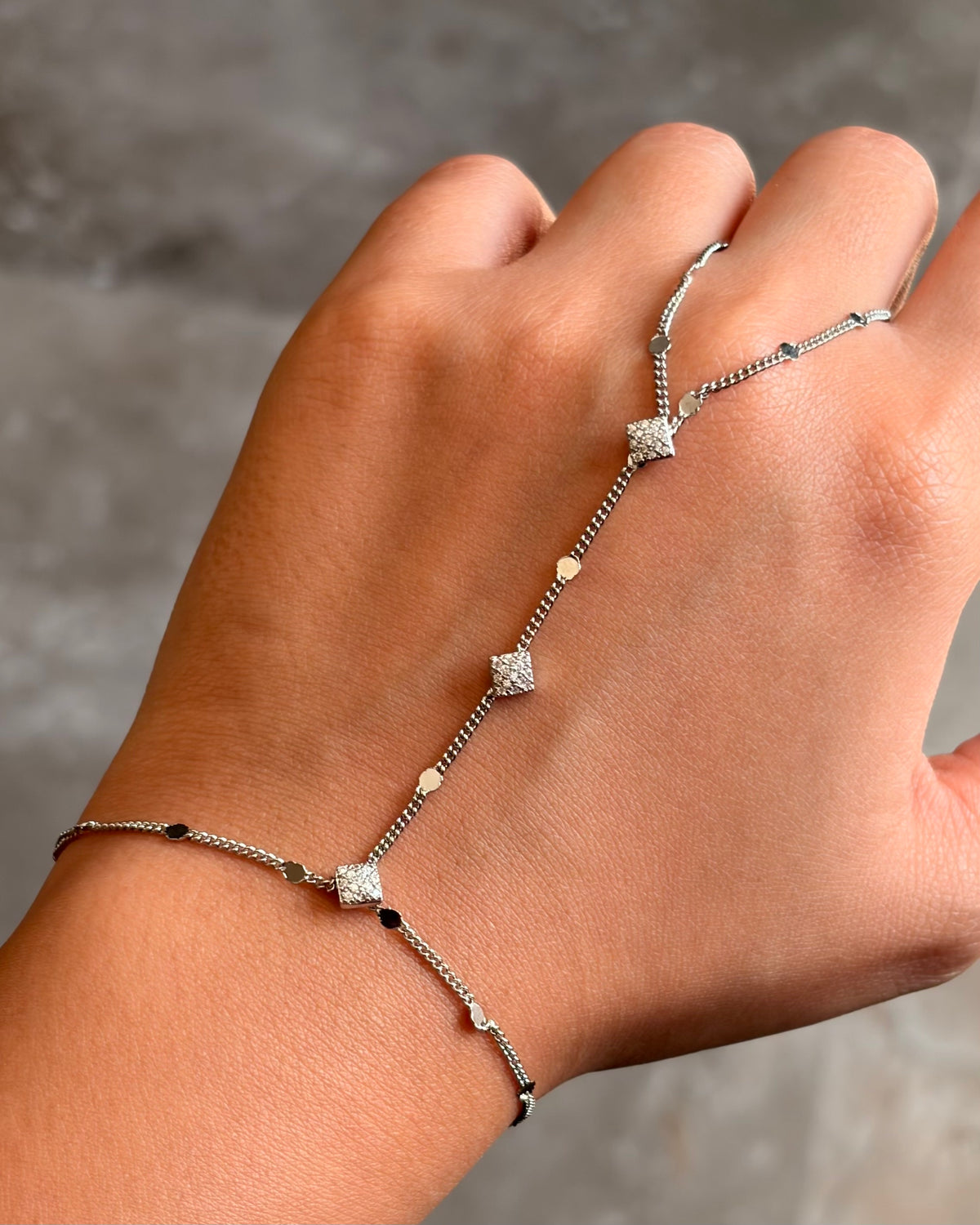 Hand Chain 26053001