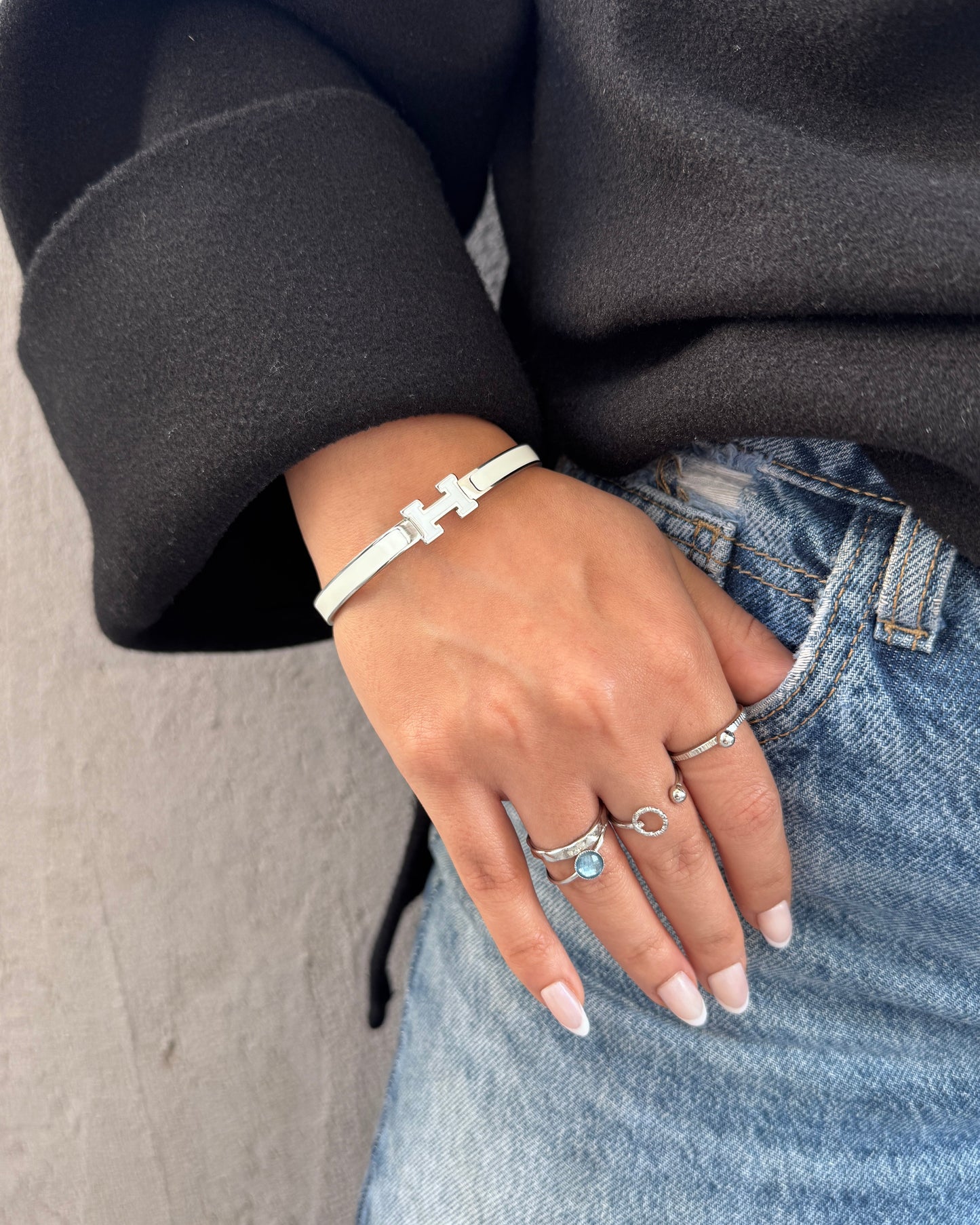 Small H Bracelet