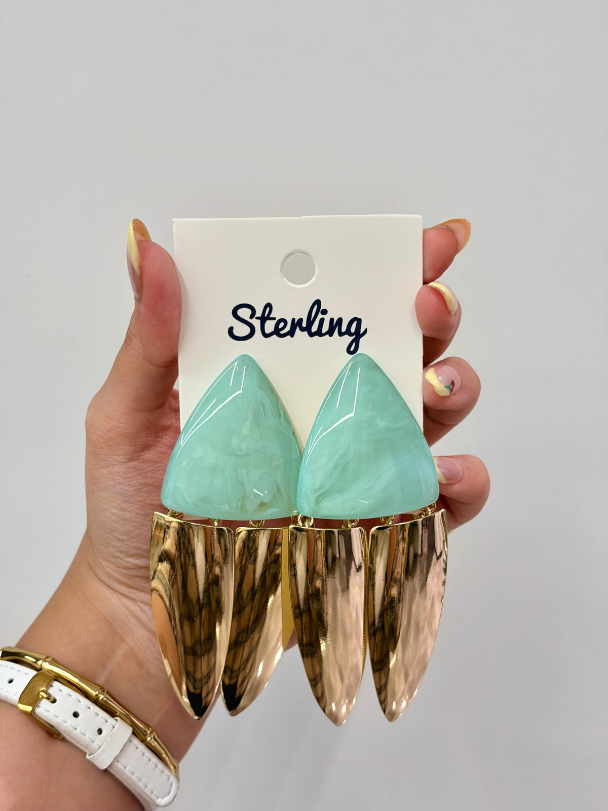 Earrings 26052704