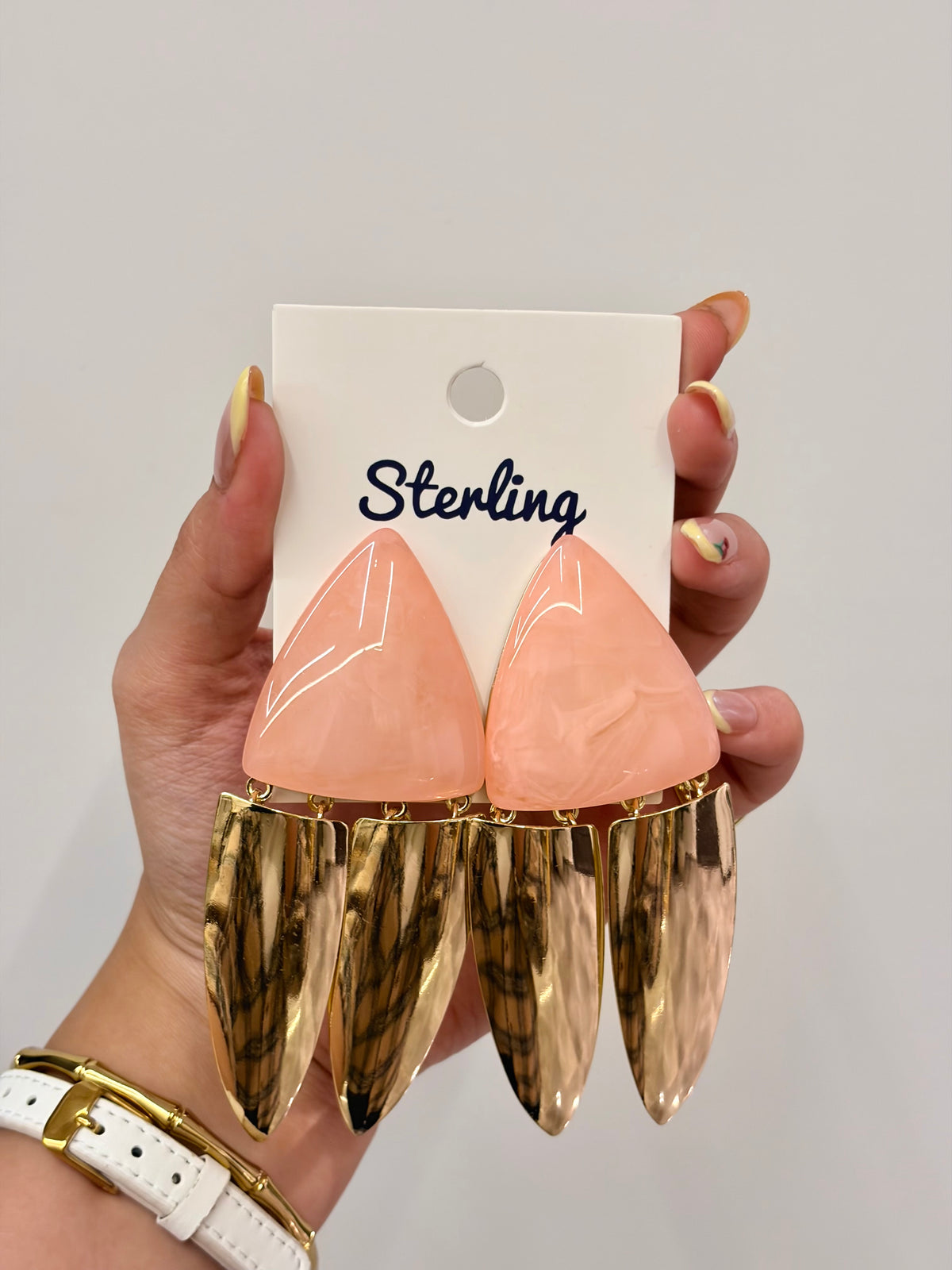 Earrings 26052704