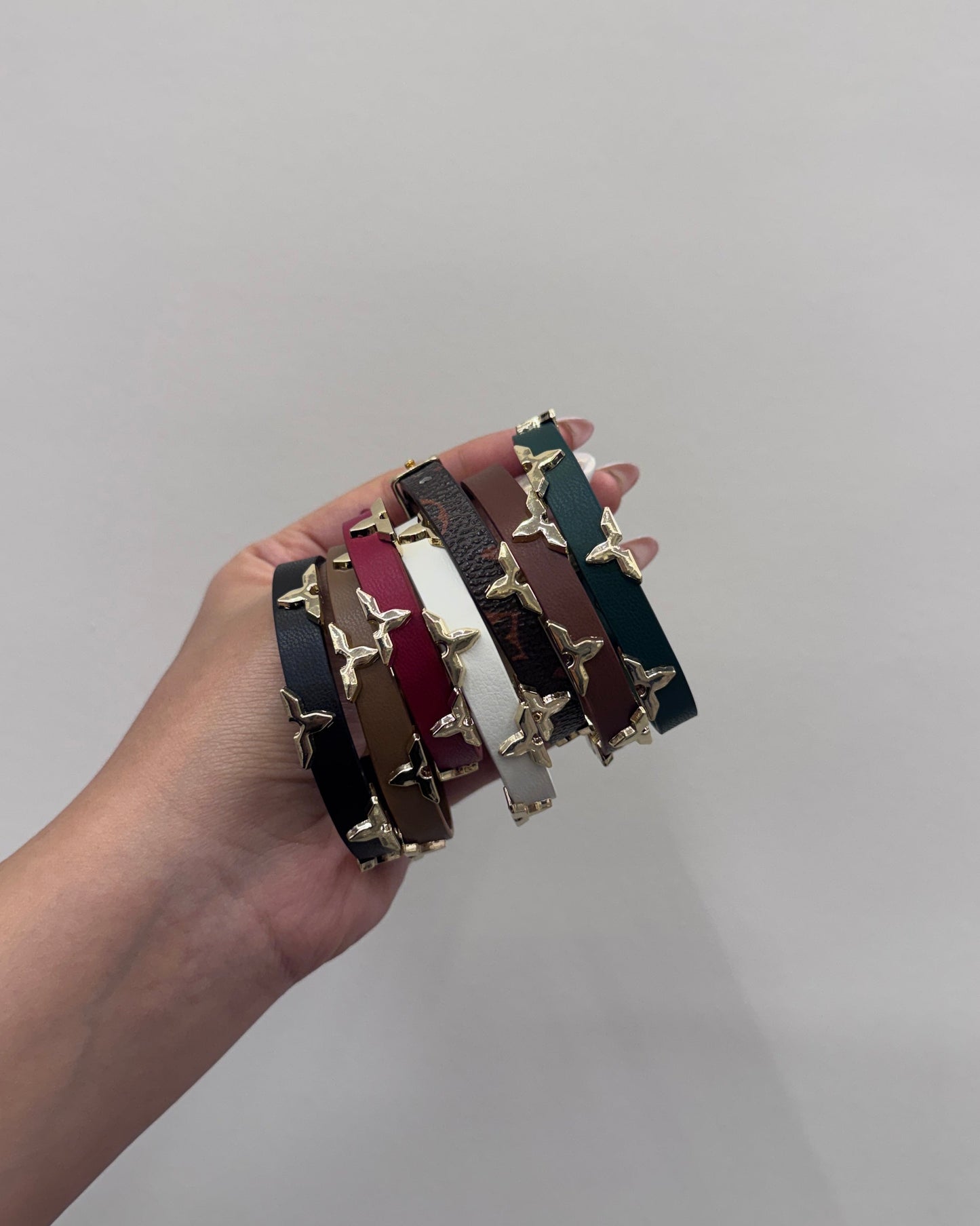 V Leather Bracelet202660
