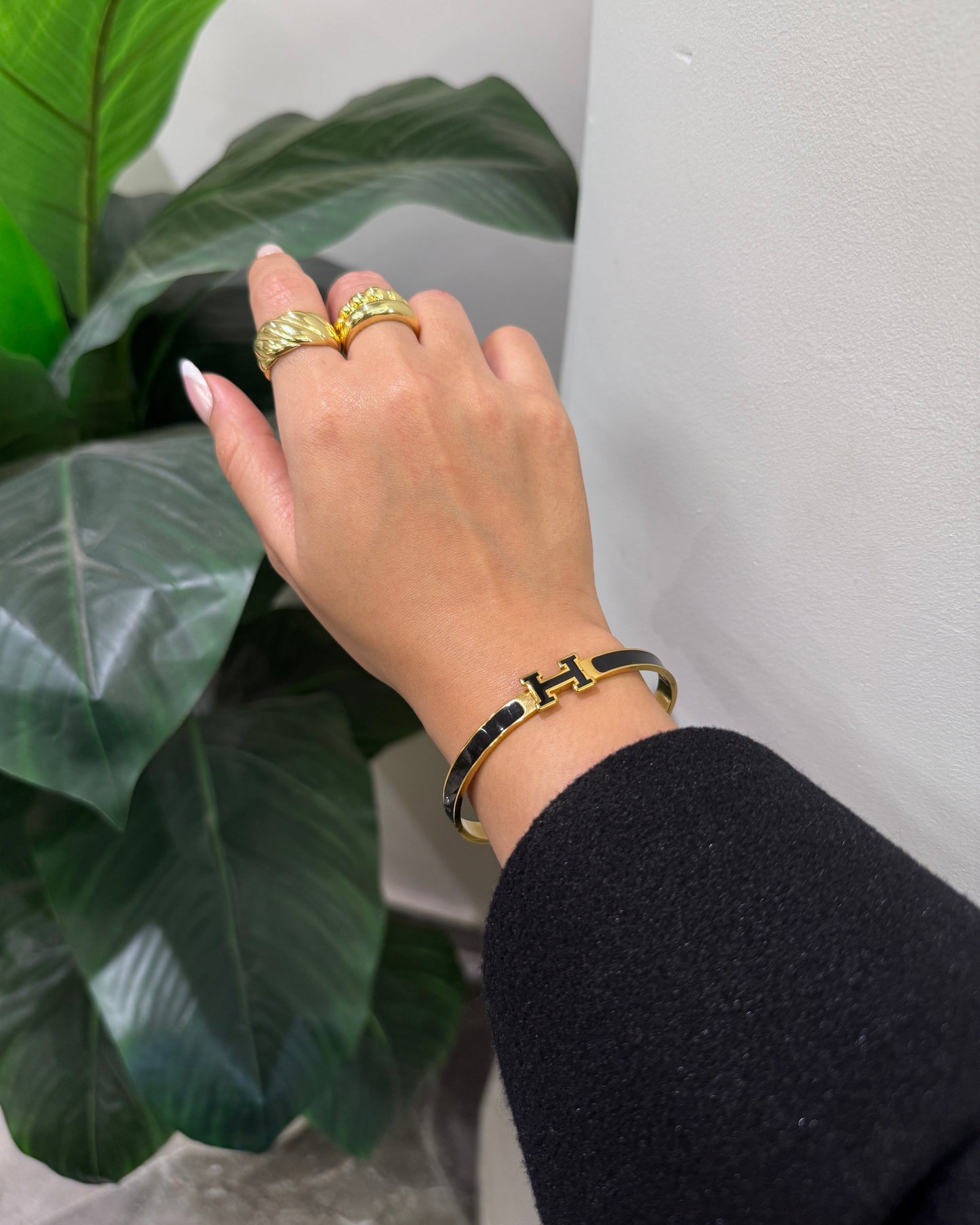 Small H Bracelet