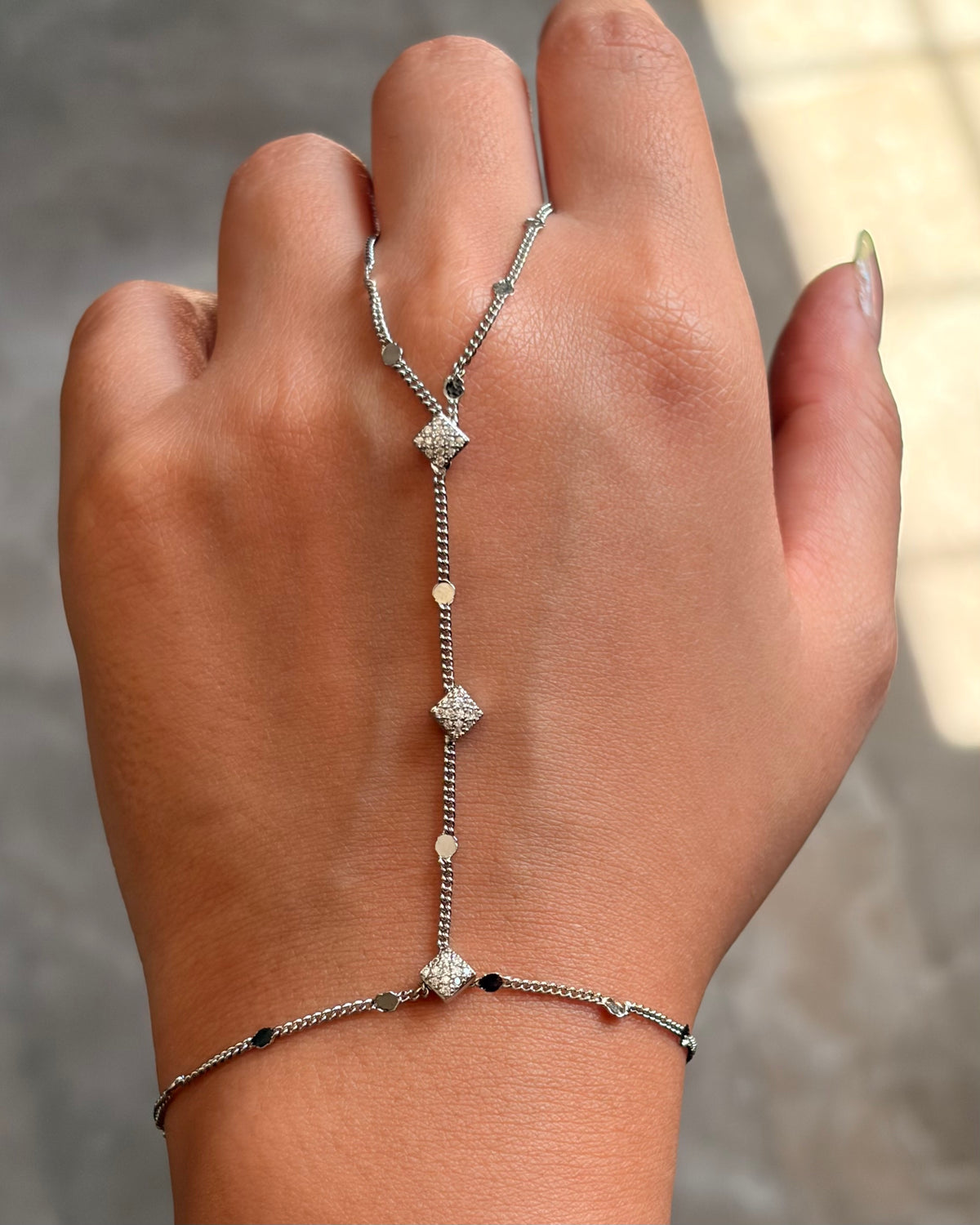 Hand Chain 26053001