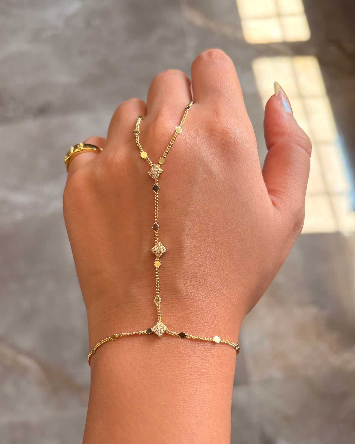 Hand Chain 26053001